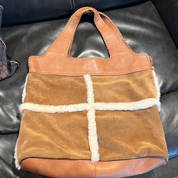 VINTAGE like new UGG Quinn Hobo Shearling Bag- Chestnut - Picture 6 of 8